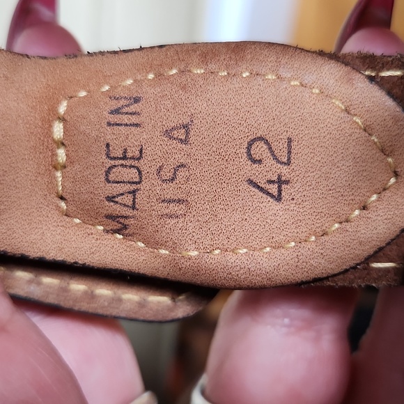 Brown Leather Fish Embossed & Embroidered Leather Belt W/ Solid Brass Buckle 42 - Picture 3 of 9